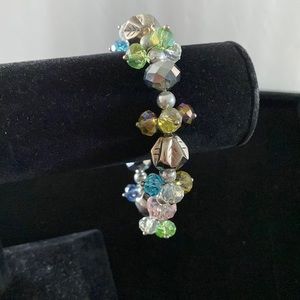 Vintage elasticated bracelet. B2